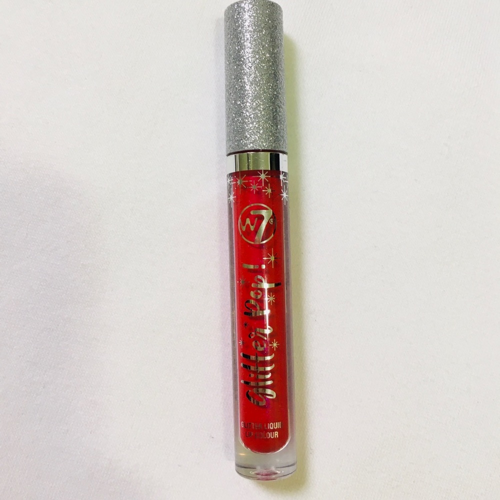 Red lipgloss-liquid eyeliner-eyelashes - Picture 4 of 6